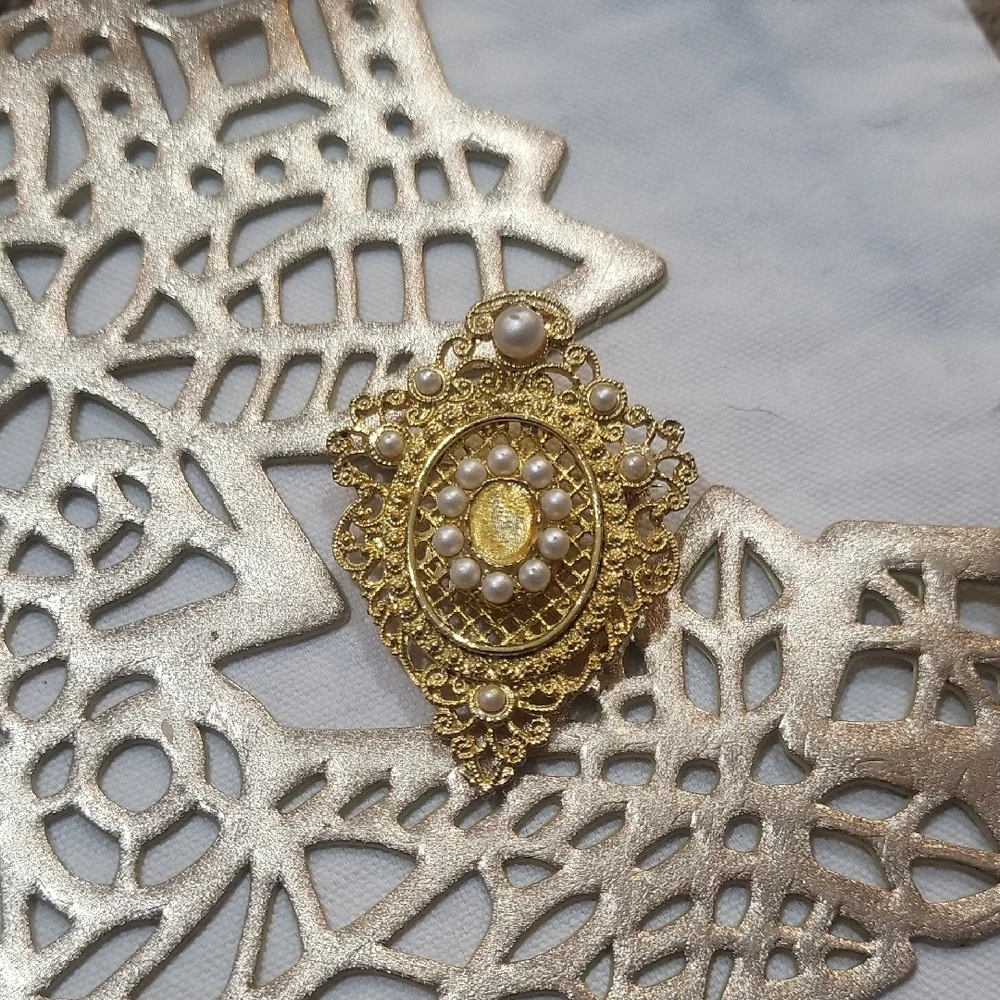 Gold Tone Pearl Cameo Style Brooch Filigree Ornate Pin